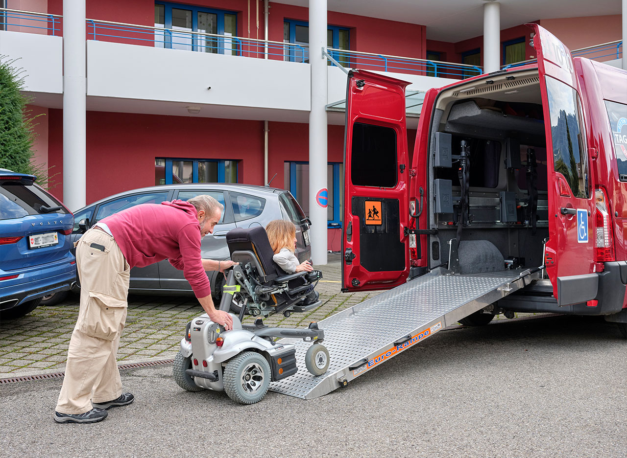 We bring you safely to your destination